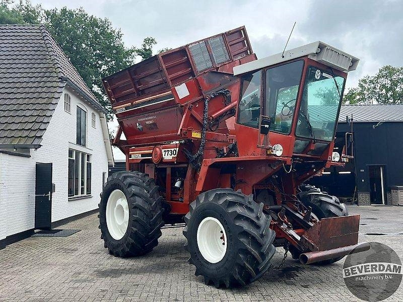 Landbouwmachine Hesston 7730