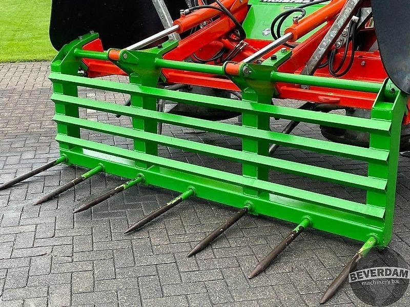 Landbouwmachine Holaras Jumbo KS SHB Grasvork Volvo aansluiting
