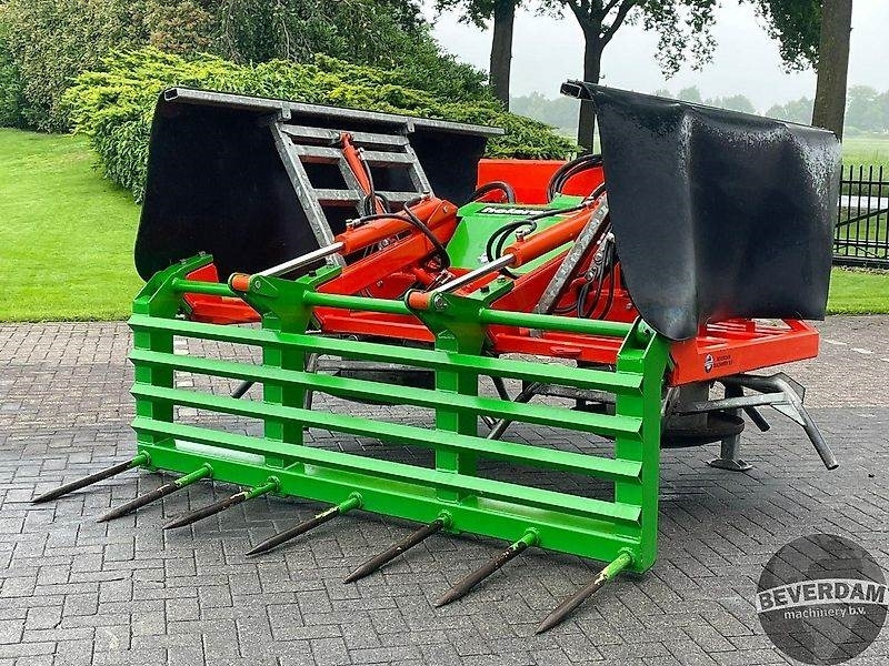 Landbouwmachine Holaras Jumbo KS SHB Grasvork Volvo aansluiting