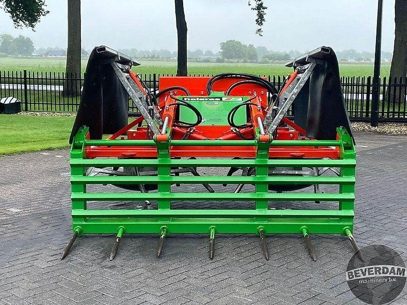 Landbouwmachine Holaras Jumbo KS SHB Grasvork Volvo aansluiting