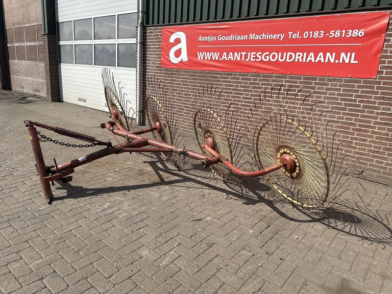 Hooischudder 4 bords gedragen acrobaat - Gebruikt