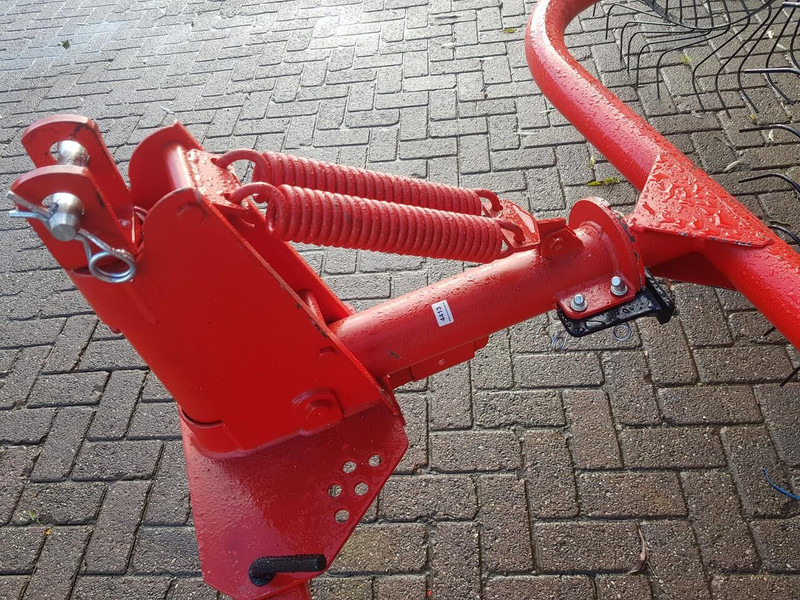 Hooischudder Boxer acrobaat