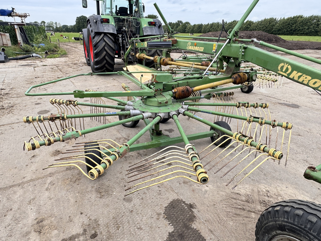 Hooischudder KRONE Swadro 810