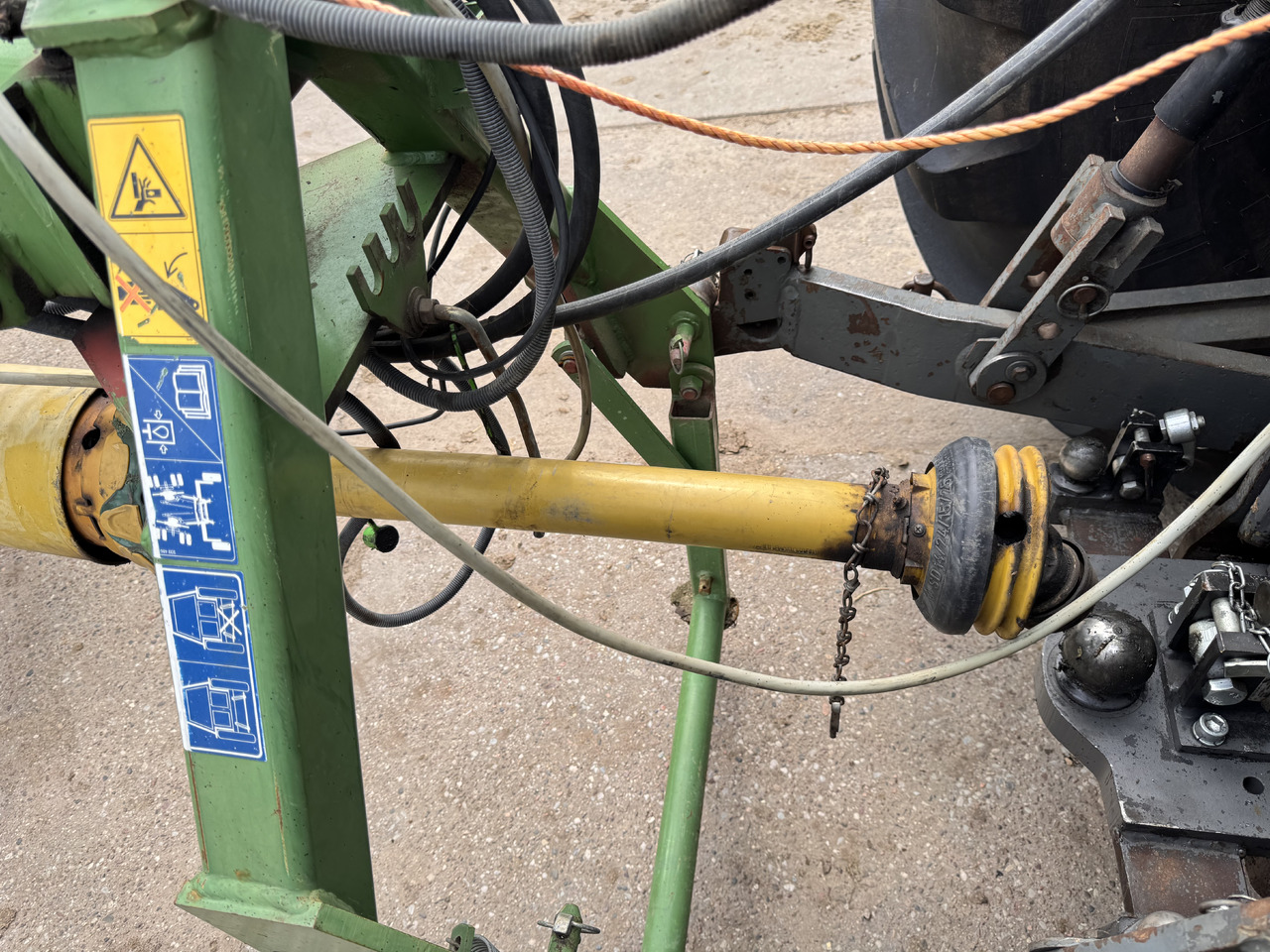 Hooischudder KRONE Swadro 810