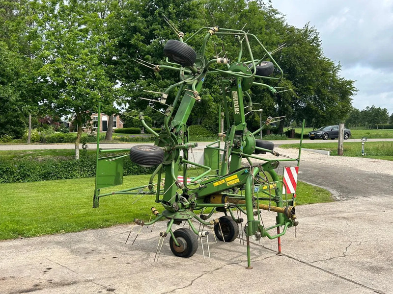 Hooischudder Krone KW 6.40 schudder schuilstelling hooibouw 6 elements