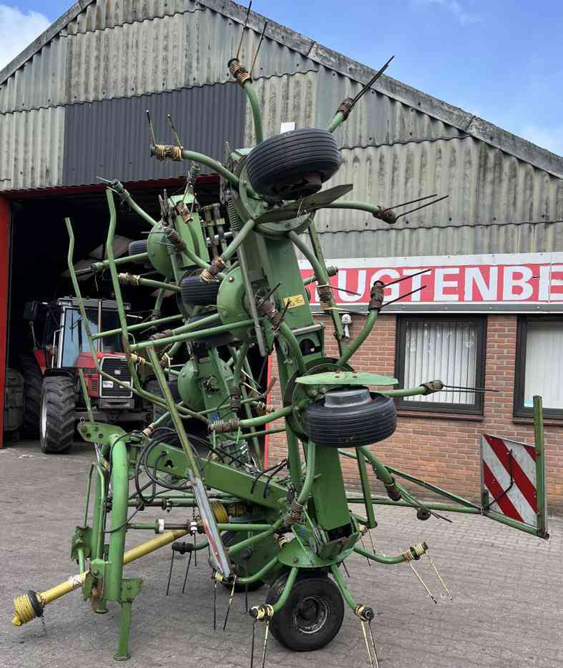 Hooischudder Krone KW 8.80/8 Schudder Tedder Kreiselheuer weidebouwmachines