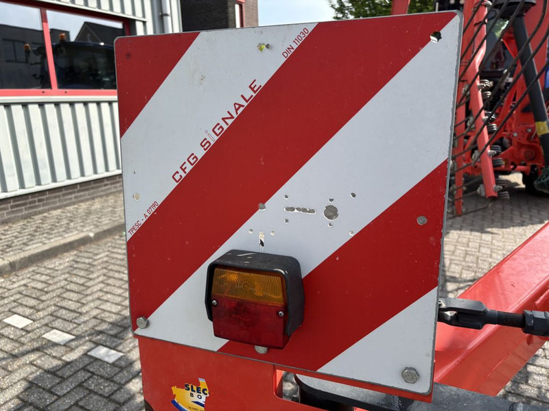 Hooischudder Kuhn GA8121 Cirkelhark