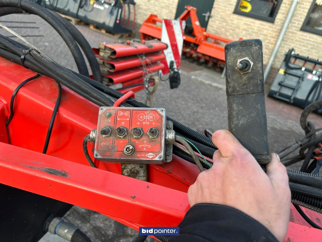 Hooischudder Kuhn GA8521