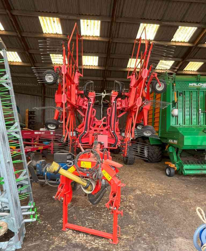 Hooischudder Kuhn GA 8521 zwadhark zwiller rugger rake weidebouwmachines