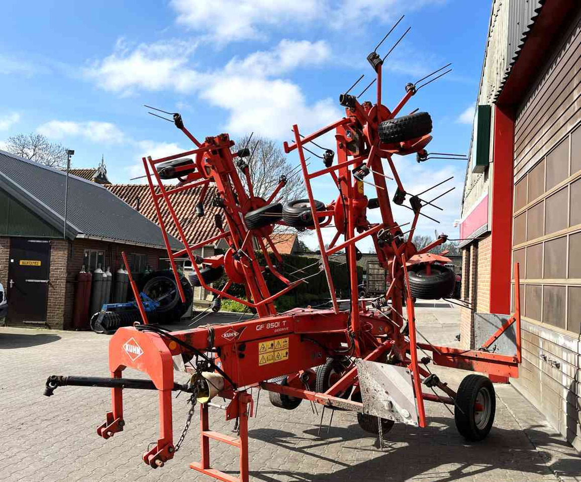 Hooischudder Kuhn GF 8501T Tedder Schudder Kreiselheuer weidebouwmachines