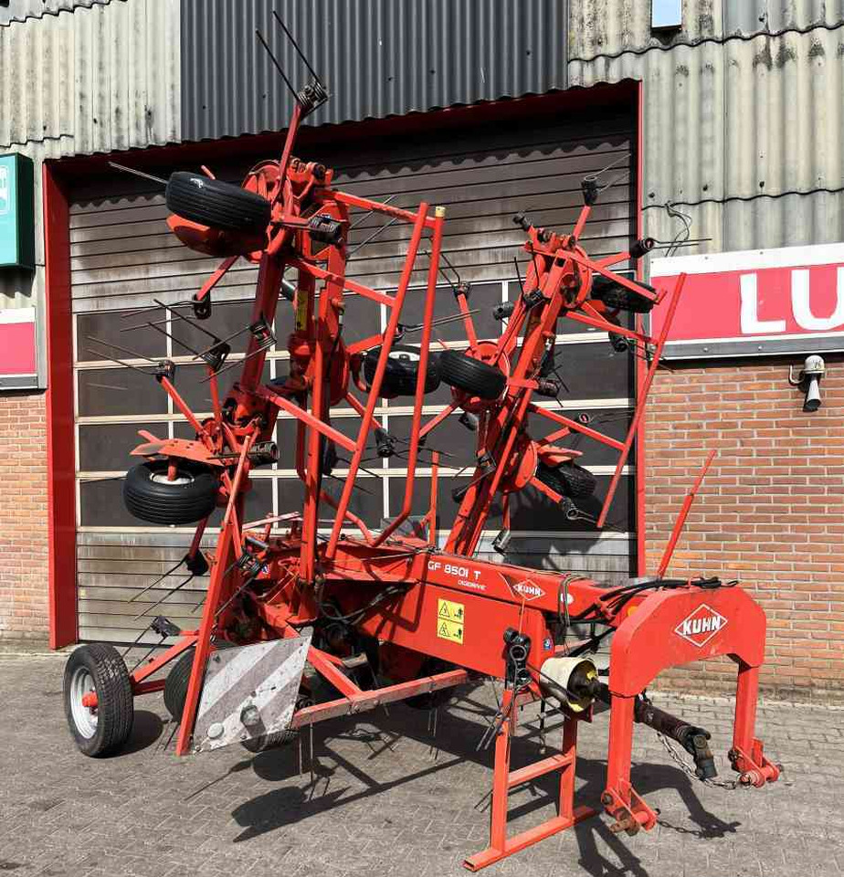 Hooischudder Kuhn GF 8501T Tedder Schudder Kreiselheuer weidebouwmachines