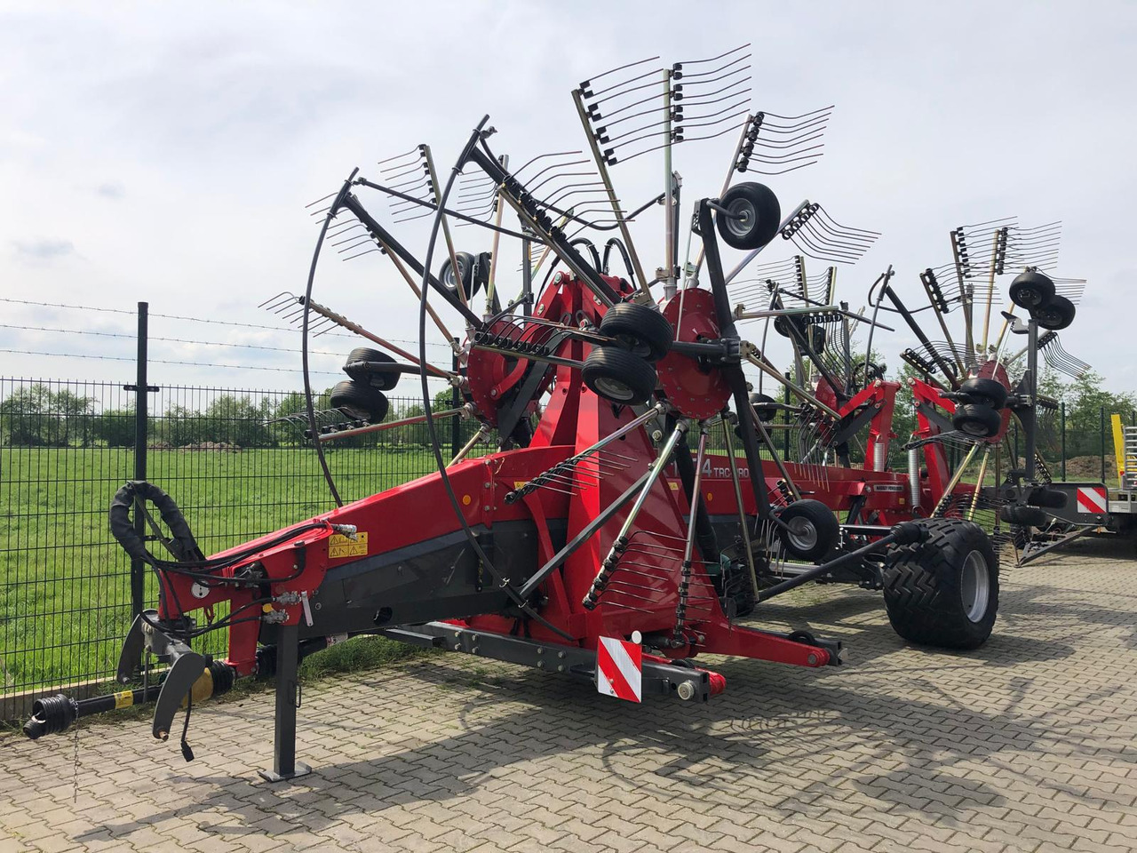 Hooischudder Massey Ferguson RK 1404 TRC-PRO