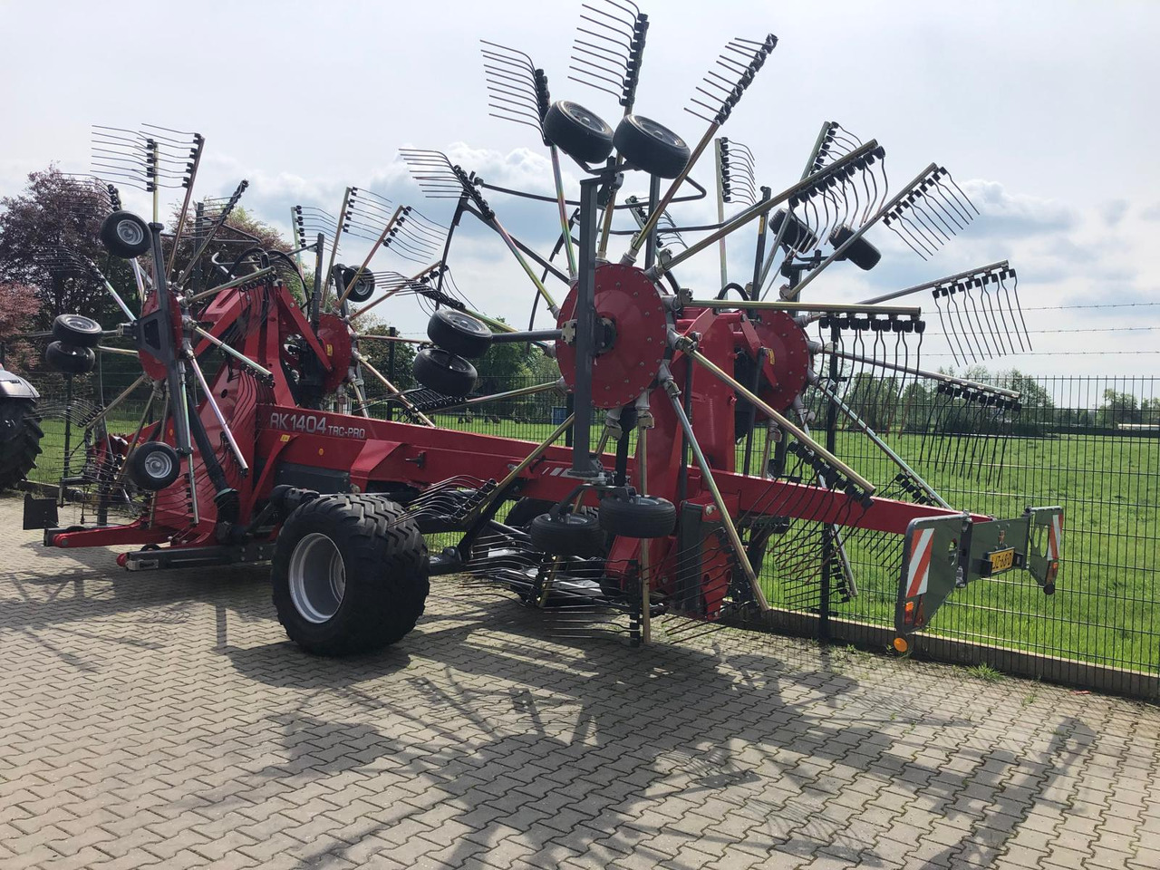 Hooischudder Massey Ferguson RK 1404 TRC-PRO