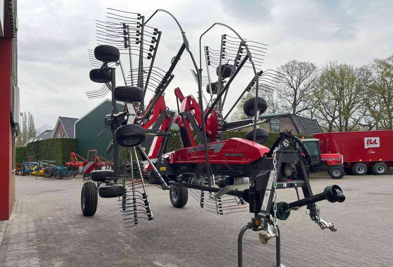 Hooischudder Massey Ferguson RK 922 TRC Gen2 hark middenafleg, hark, zwiller, rugger, rake, weidebouwmachines