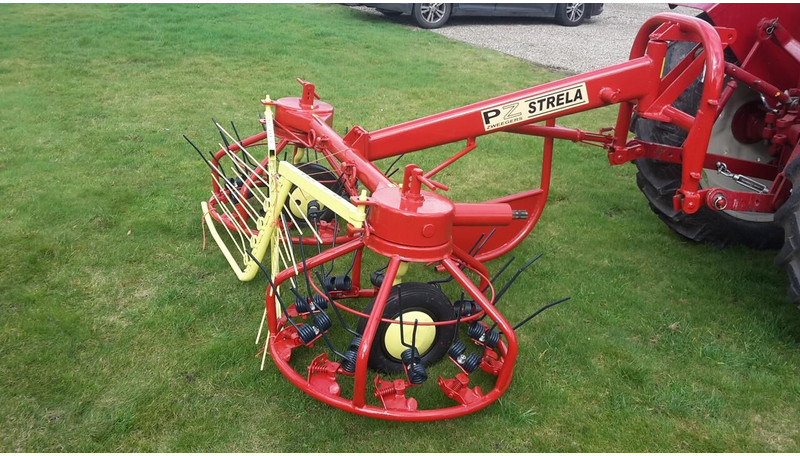 Hooischudder PZ strela
