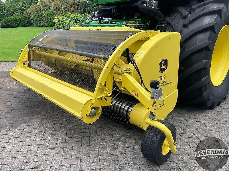 Landbouwmachine John Deere 8400