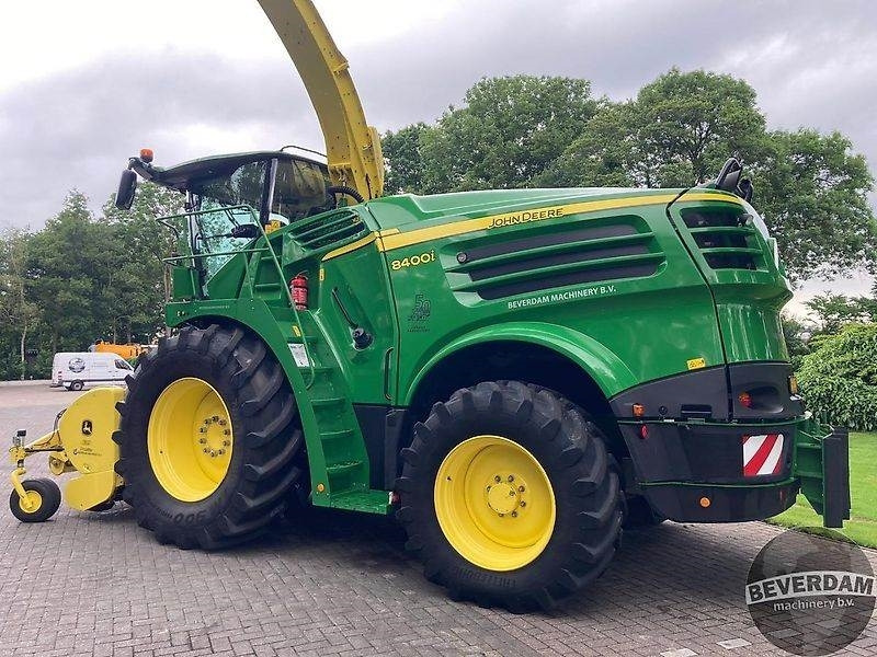 Landbouwmachine John Deere 8400
