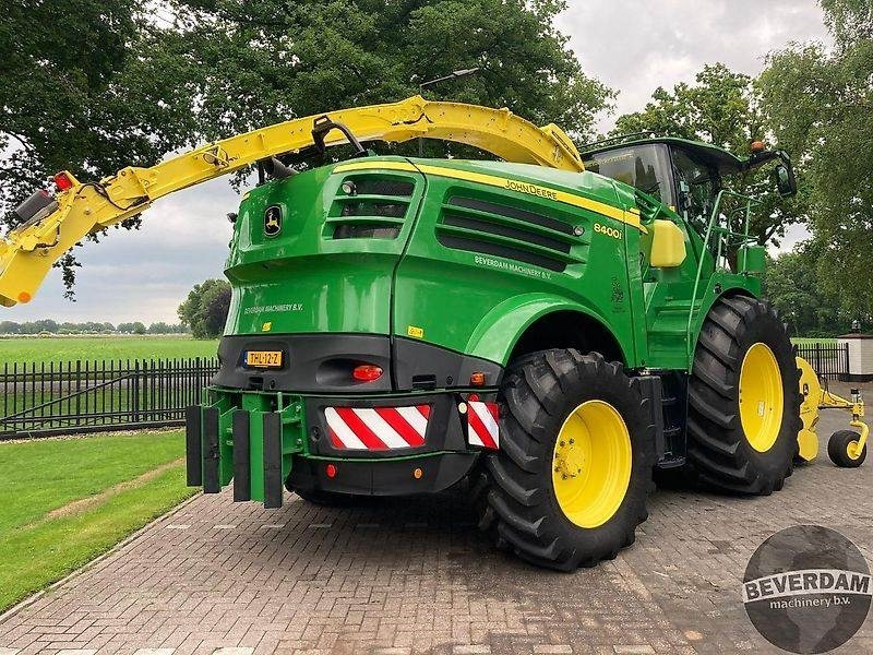 Landbouwmachine John Deere 8400