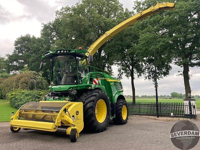 Landbouwmachine John Deere 8400