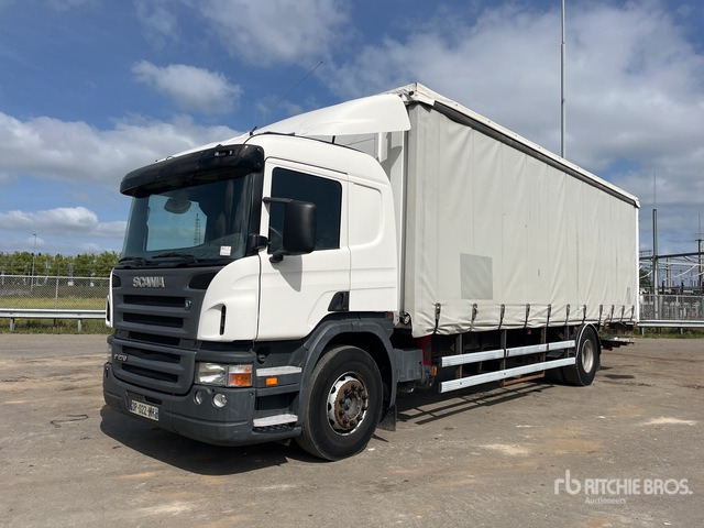 Klepelmaaier/ Mulcher 2005 Scania P270 4x2 Curtain Side Truck