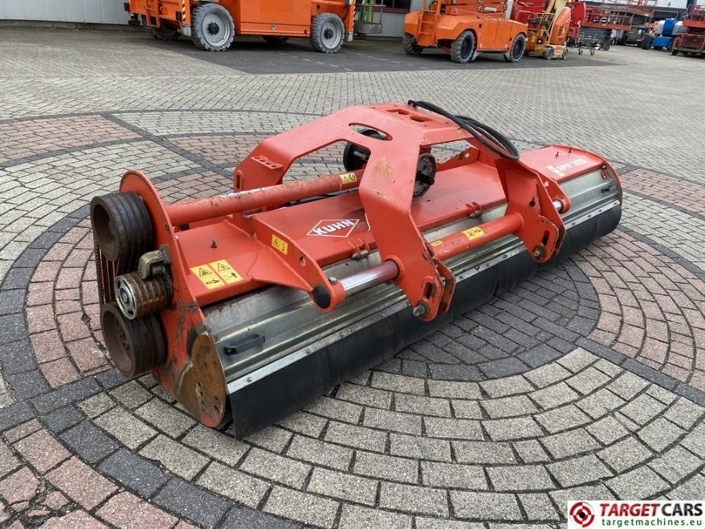 Klepelmaaier/ Mulcher Kuhn BPR305 Flail Mowing Deck 305cm