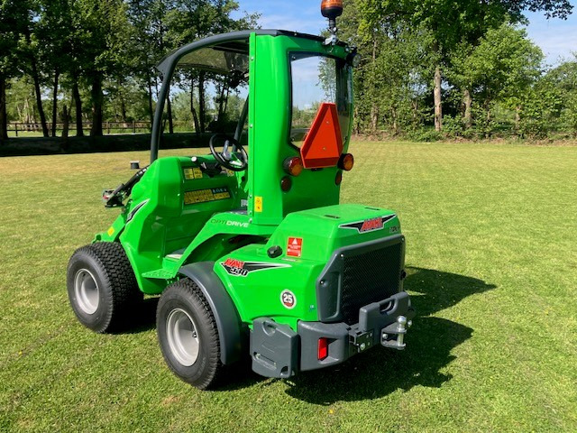 Kniklader AVANT 530 TDL