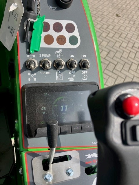 Kniklader AVANT 635i TDL+