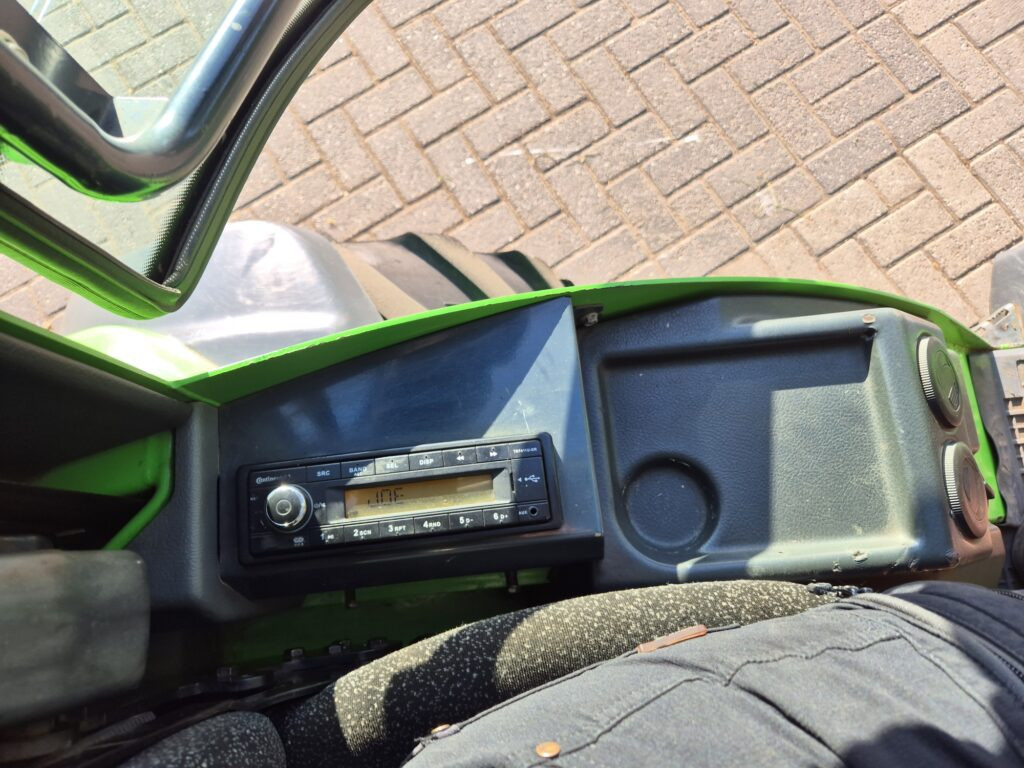 Kniklader AVANT 745 optidrive