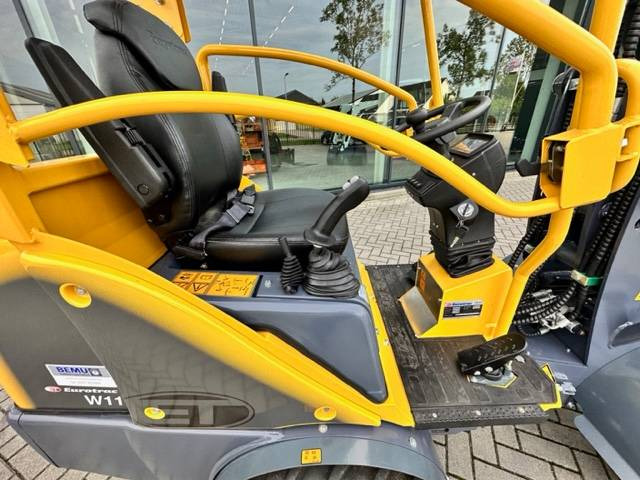 Kniklader Eurotrac W11 Minishovel NEW!