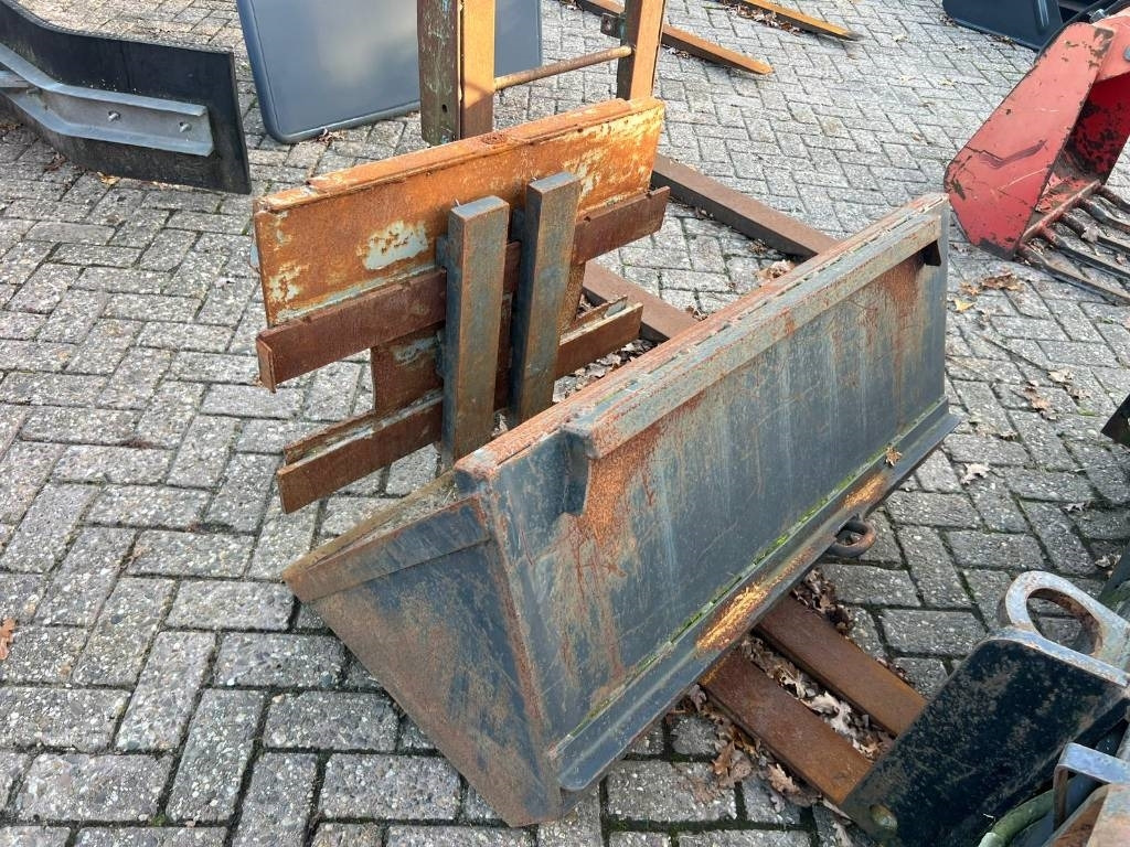 Kniklader Fuchs F 853 H