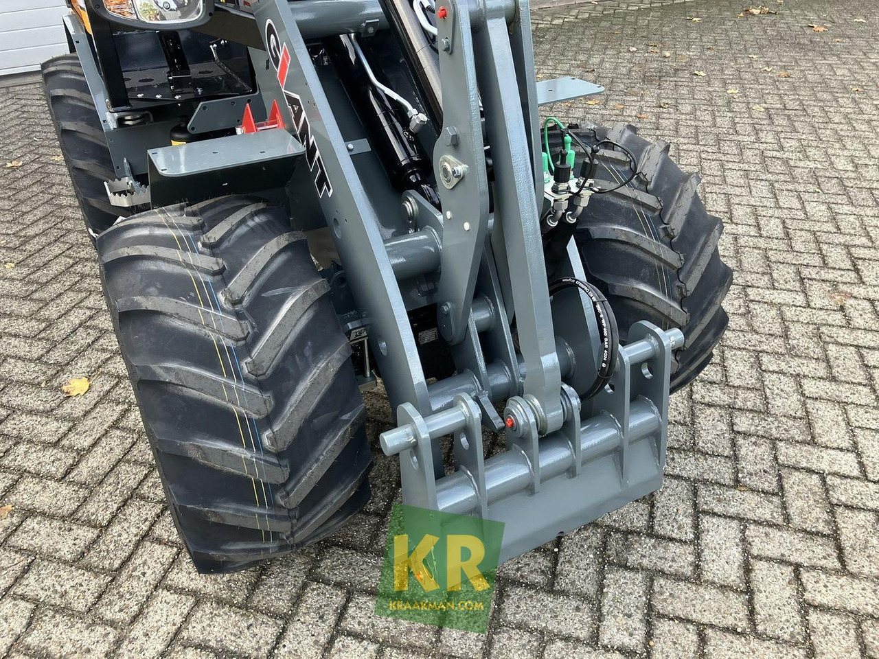 Kniklader G2700 HD+ Giant