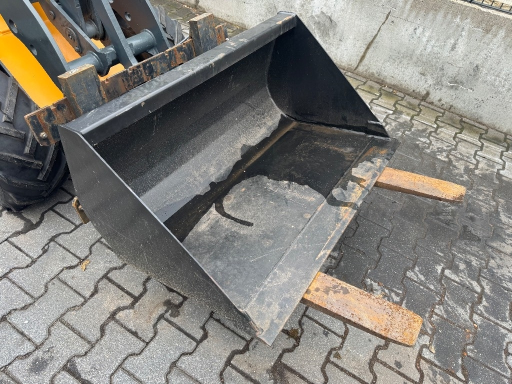 Kniklader GiANT B204SW