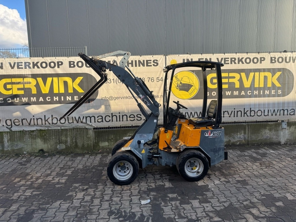 Kniklader GiANT D 204 SW