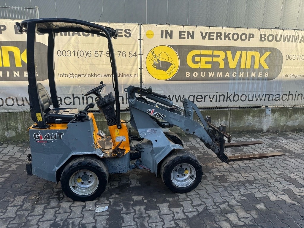 Kniklader GiANT D 204 SW