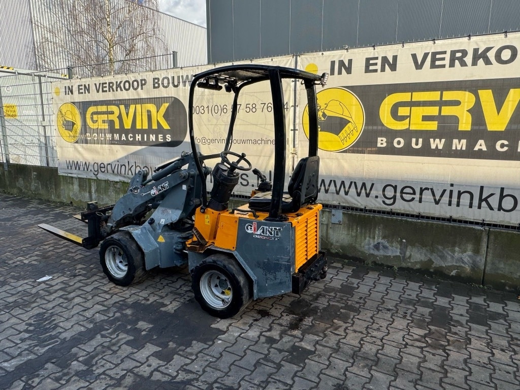 Kniklader GiANT D 204 SW