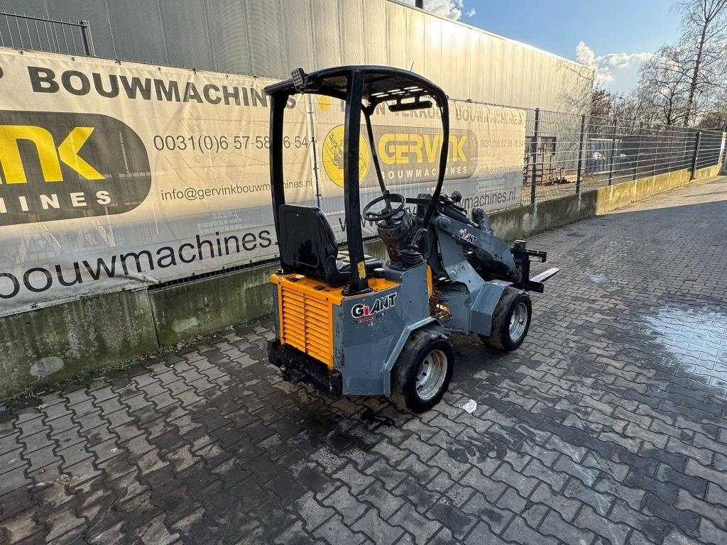 Kniklader GiANT D 204 SW