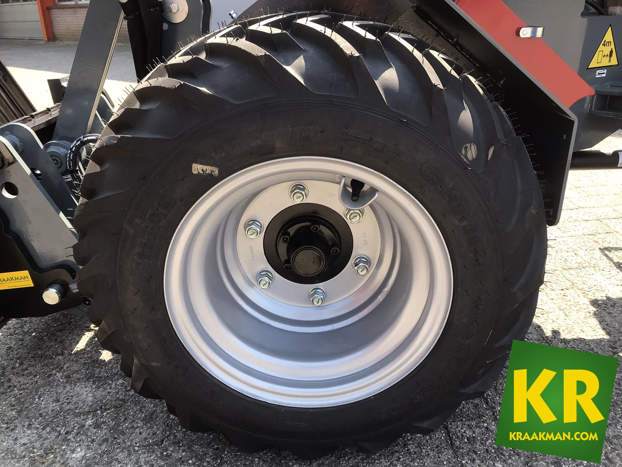 Kniklader Giant G2200E