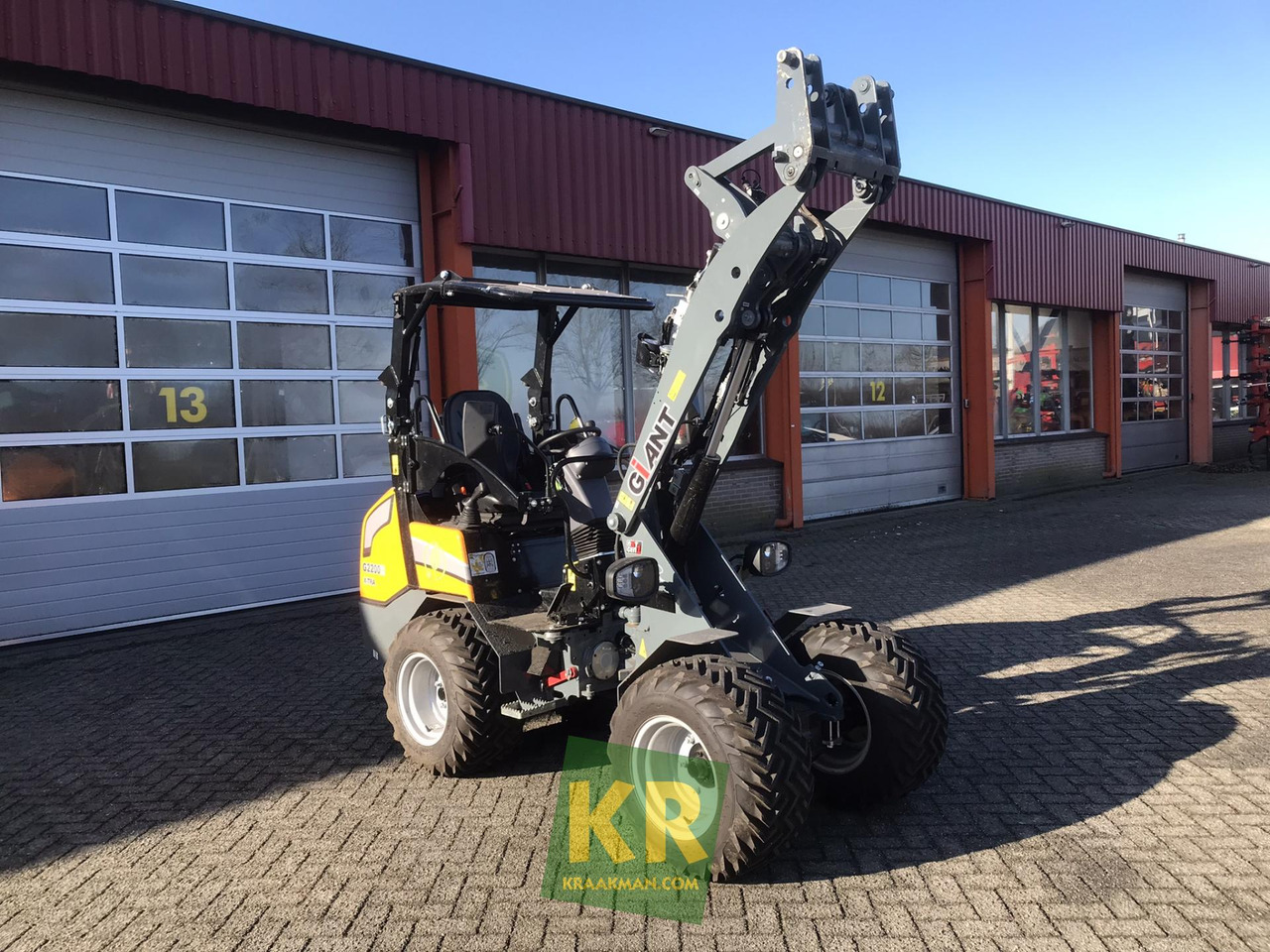 Kniklader Giant G2200E