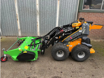 Kniklader Giant SK252D + klepelmaaier