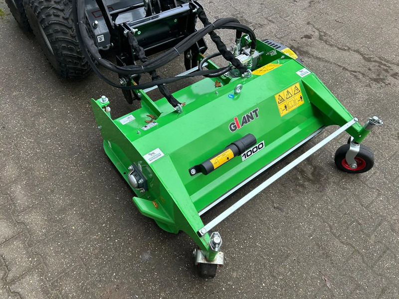 Kniklader Giant SK252D + klepelmaaier