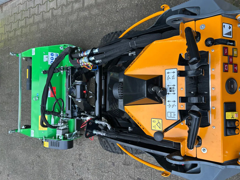 Kniklader Giant SK252D + klepelmaaier