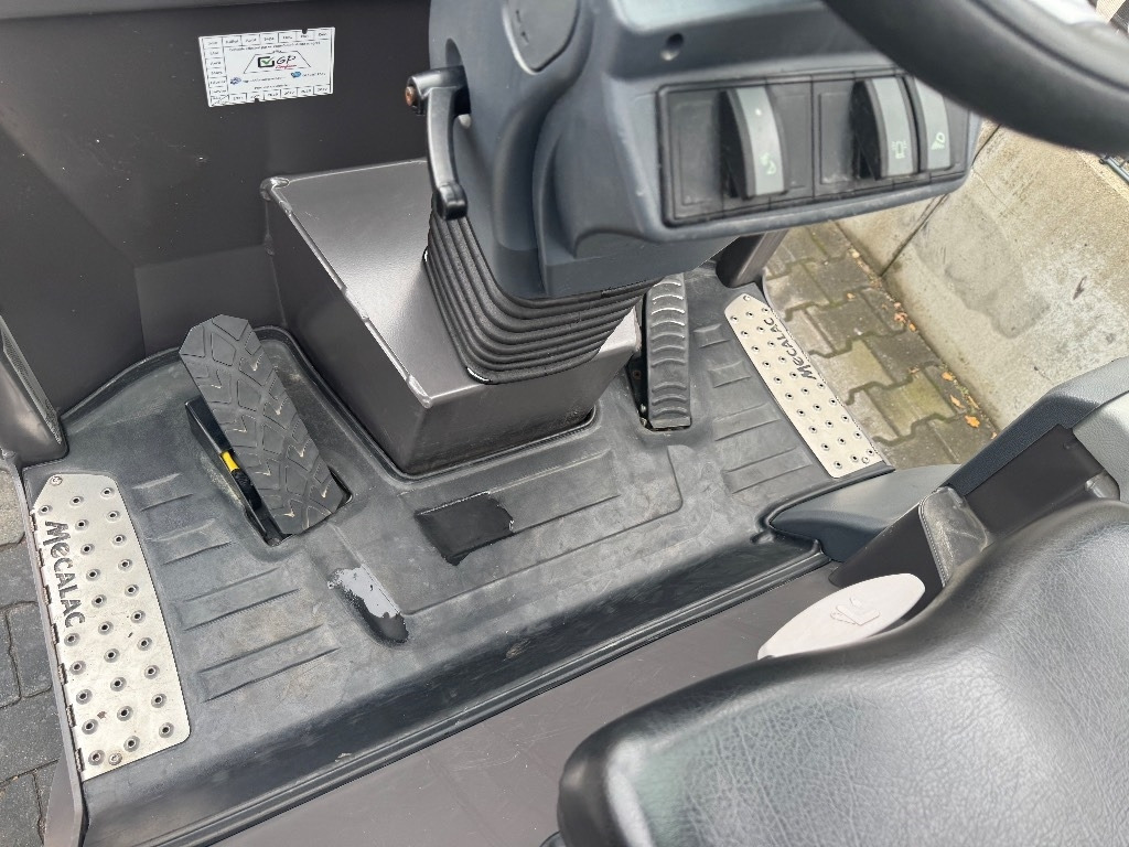 Kniklader Mecalac MCL 2