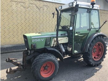 Landbouw tractor Fendt 250 V. Frontlift & Front PTO