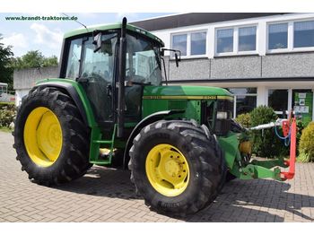 Landbouw tractor JOHN DEERE 6100