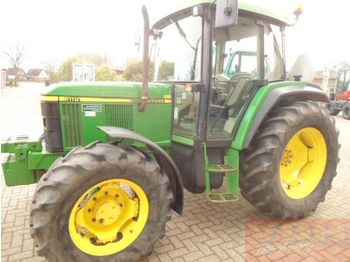 Landbouw tractor JOHN DEERE 6110