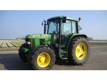 Landbouw tractor JOHN DEERE 6400