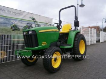 Landbouw tractor John Deere 3036E