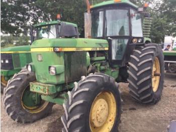 Landbouw tractor John Deere 4240