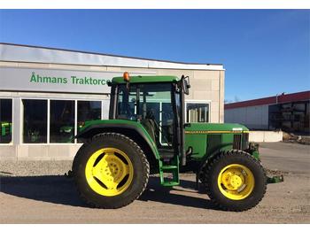 Landbouw tractor John Deere 6200