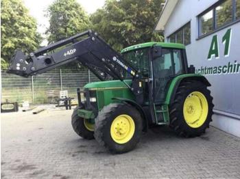 Landbouw tractor John Deere 6300